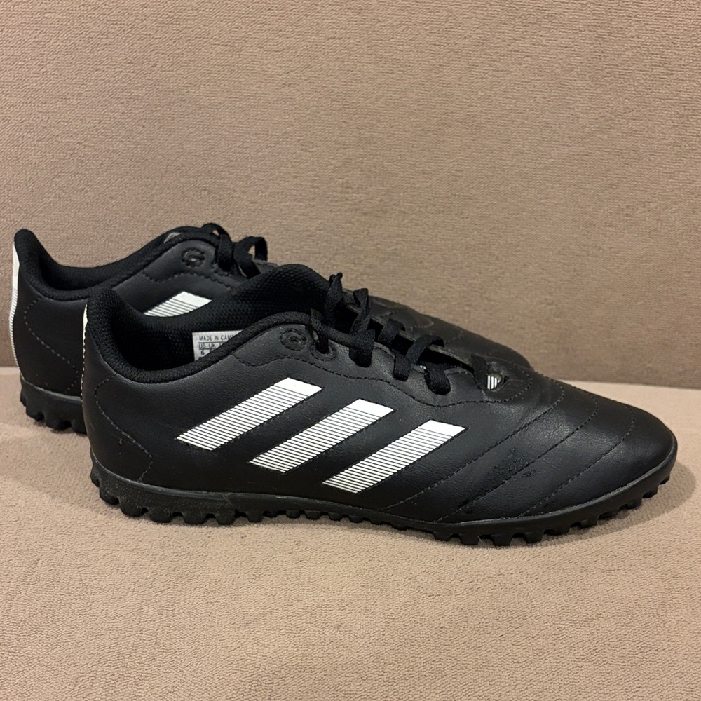 Adidas Goletto VII turf soccer shoes with White Stripes size 6 boys NWT